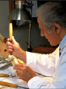 Luthier Leonidas Rafaelian